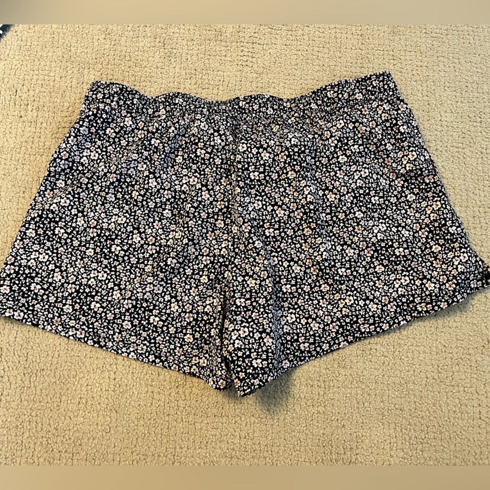 Summersalt Black and White Floral Shorts